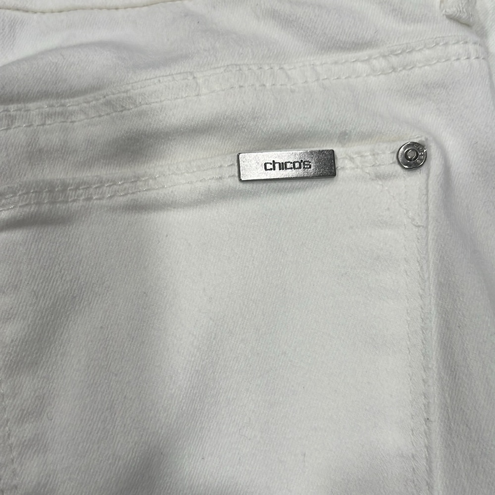 Chico's So Slimming Brooch Embellished Girlfriend Crop Pants 2 / XS - Picture 12 of 13
